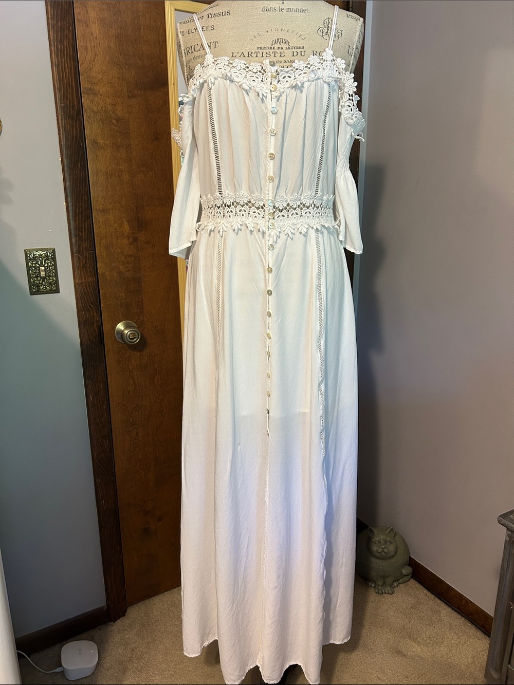 Beautiful Romantic Off-The-Shoulder White Dress - Picture 2 of 11